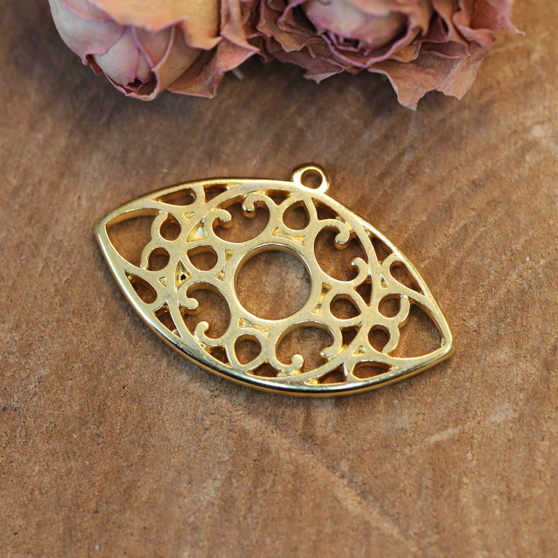 DQ GOLD charm graceful eye
