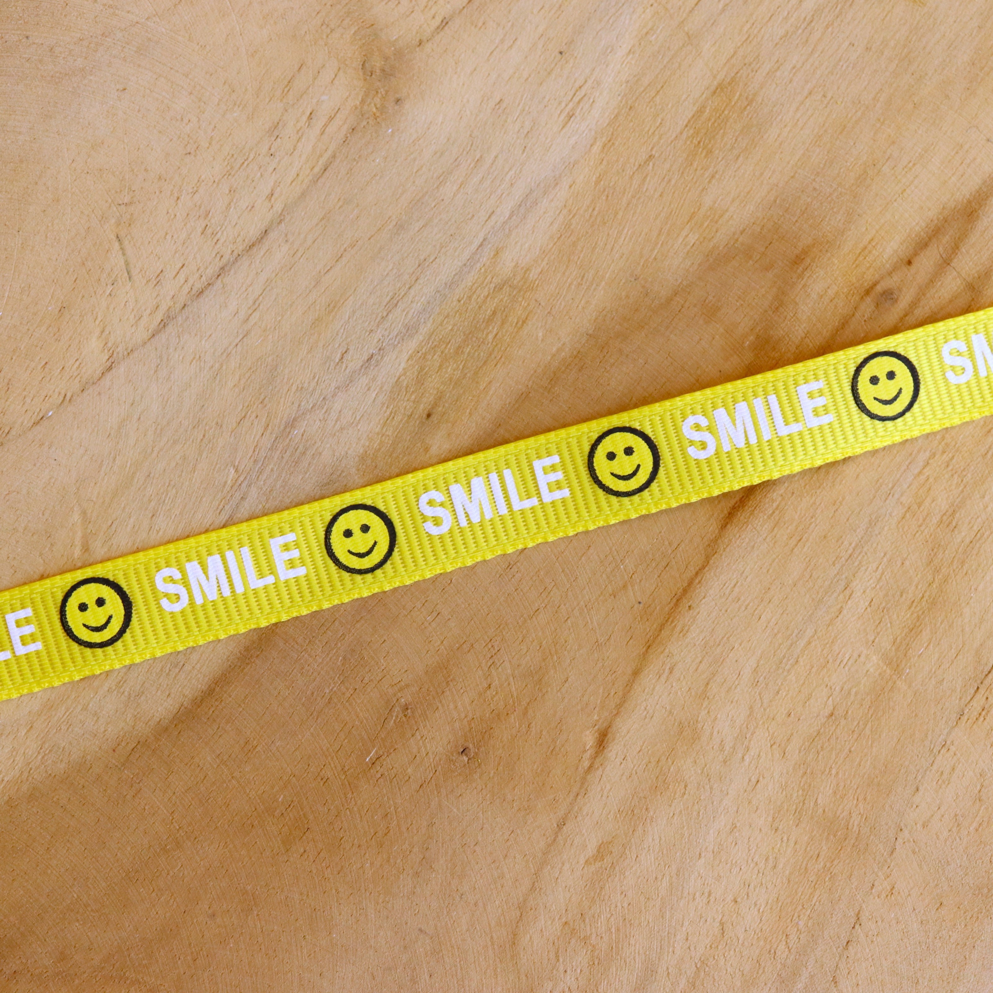 Smiley ribbon - yellow