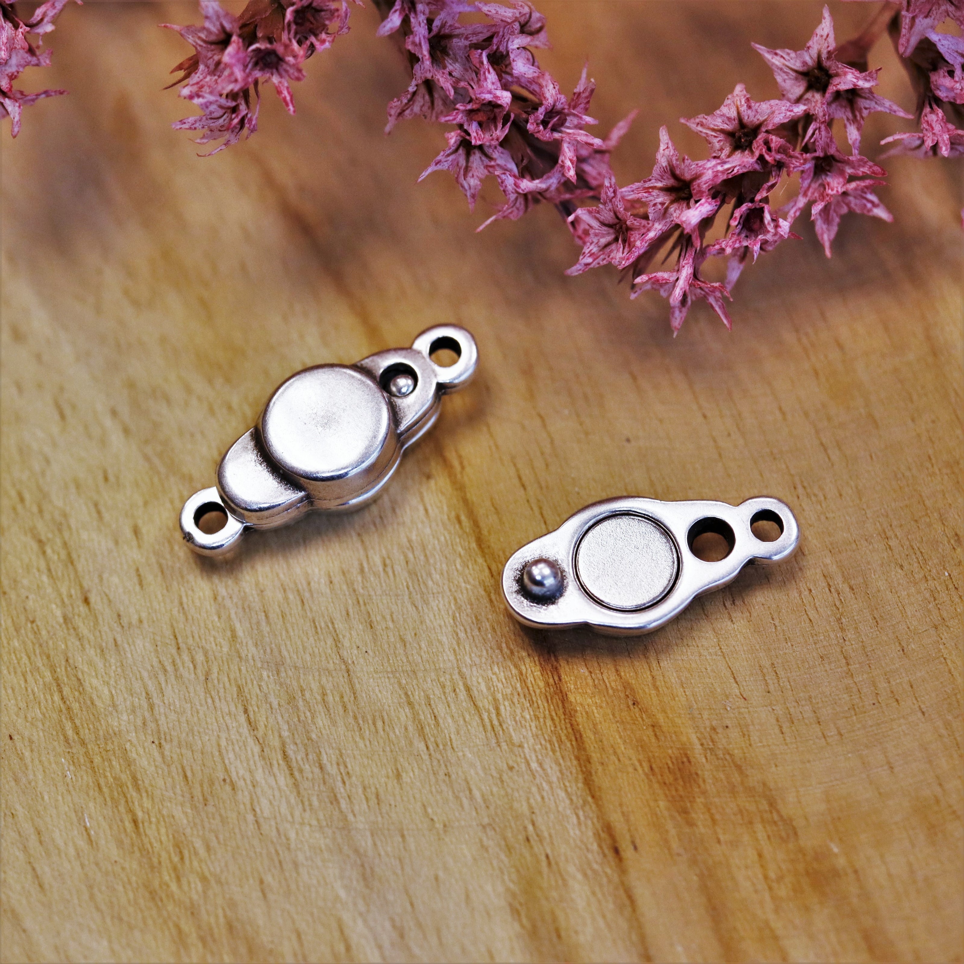 Round magnetic lock DQ silver