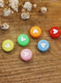 Acryl gekleurde hartjes kralen - 10 stuks
