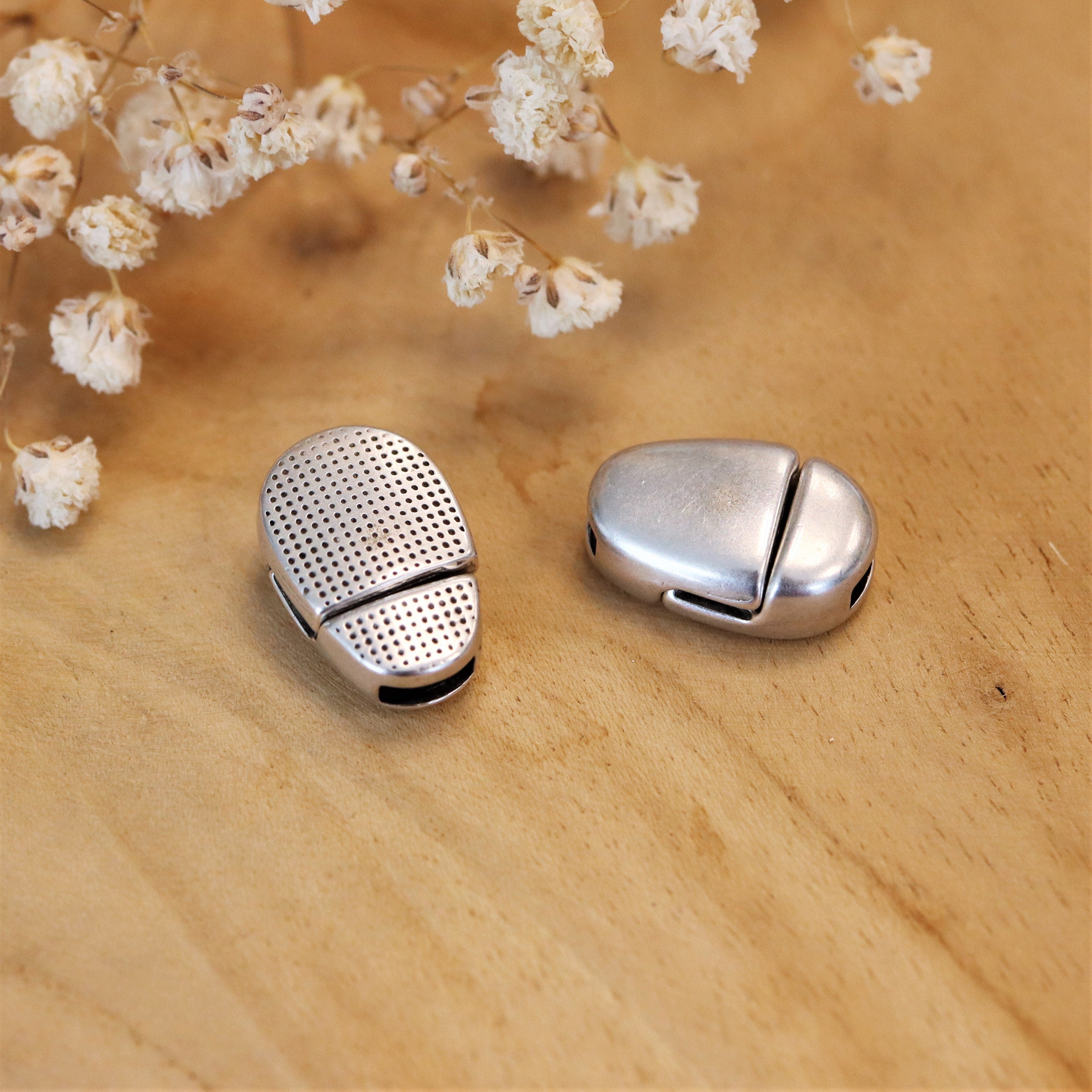Oval magnetic closure DQ silver