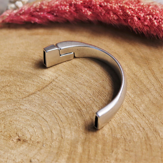 Halve magneet armband met sluiting DQ zilver