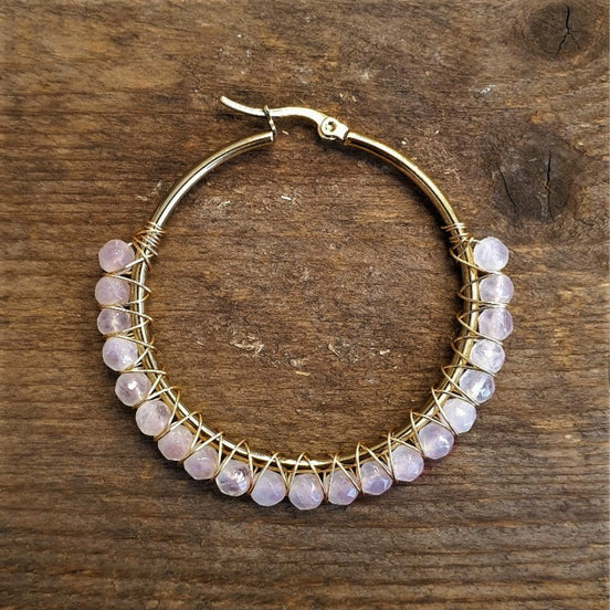 Statement oorringen met rozenkwarts goud