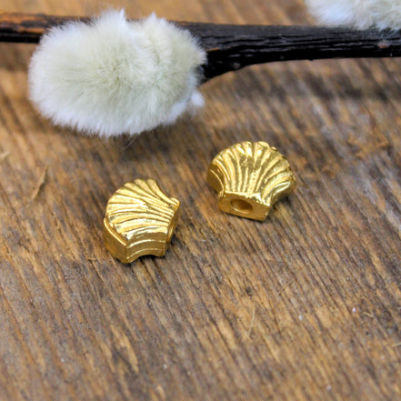 Perle DQ GOLD Muschel
