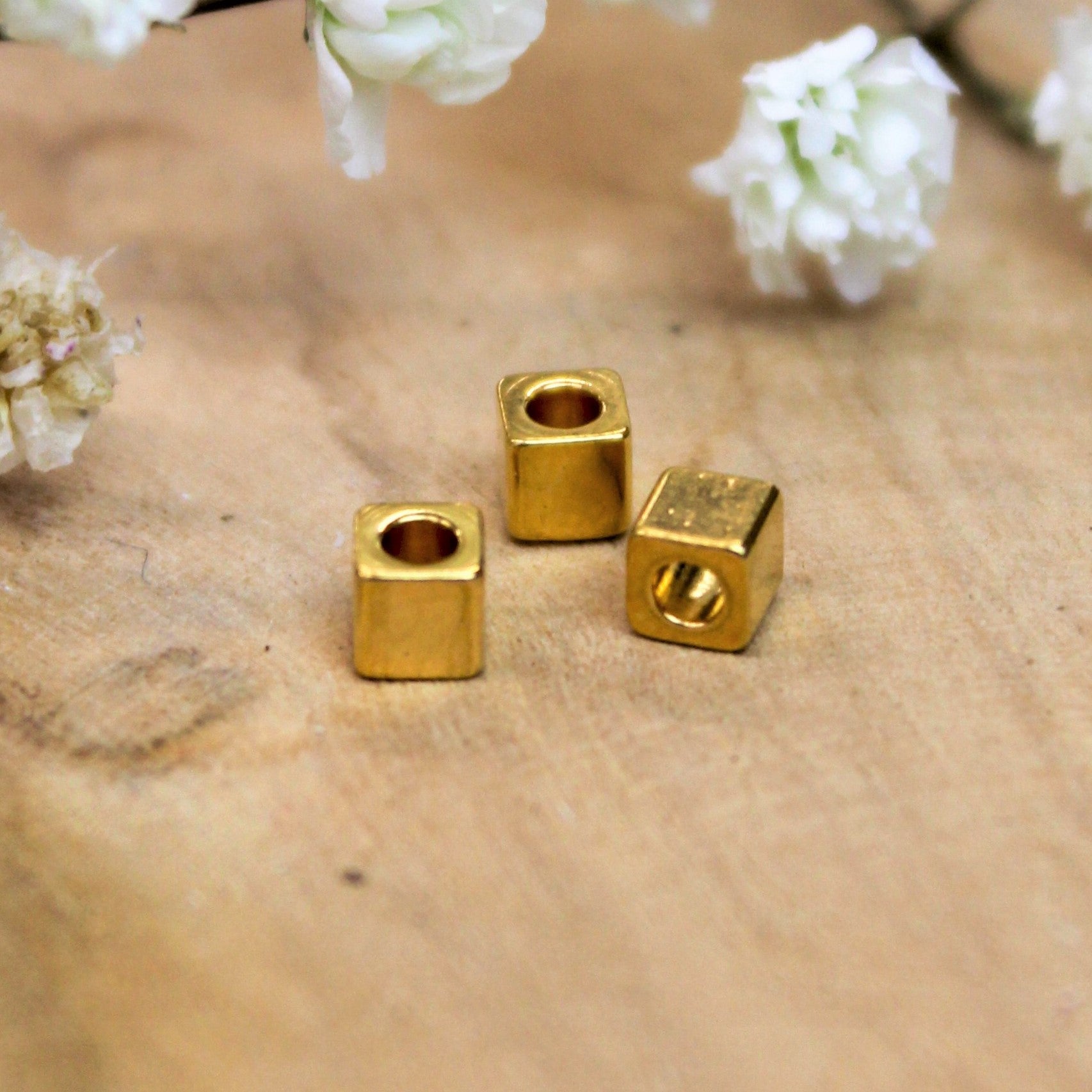 Bead DQ GOLD square 