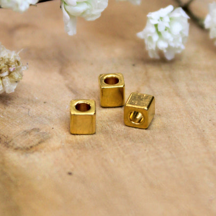 Bead DQ GOLD square 