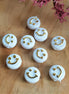 Acryl smiley wit-goud groot