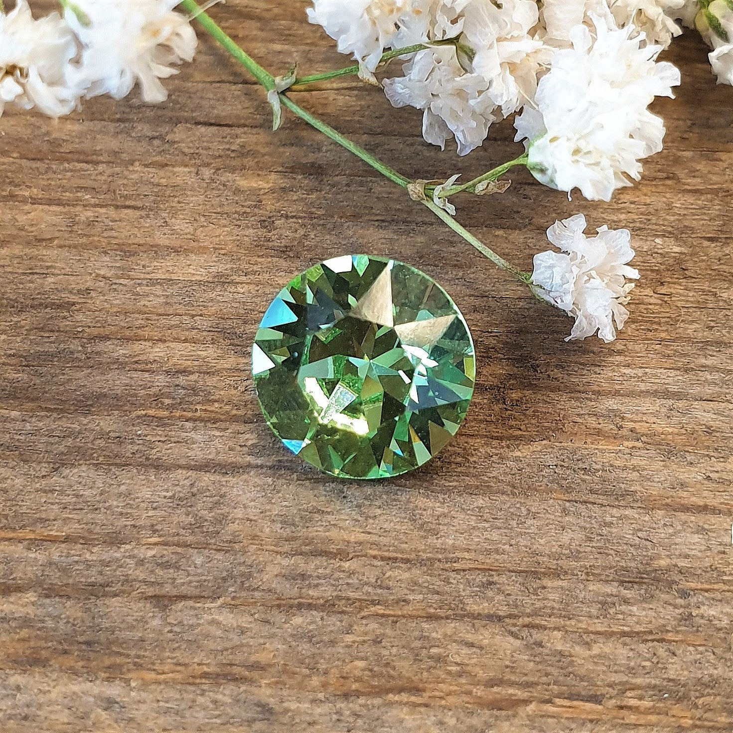Swarovski Spitzstein Peridot