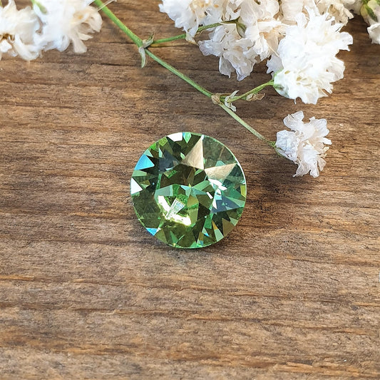 Swarovski Spitzstein Peridot