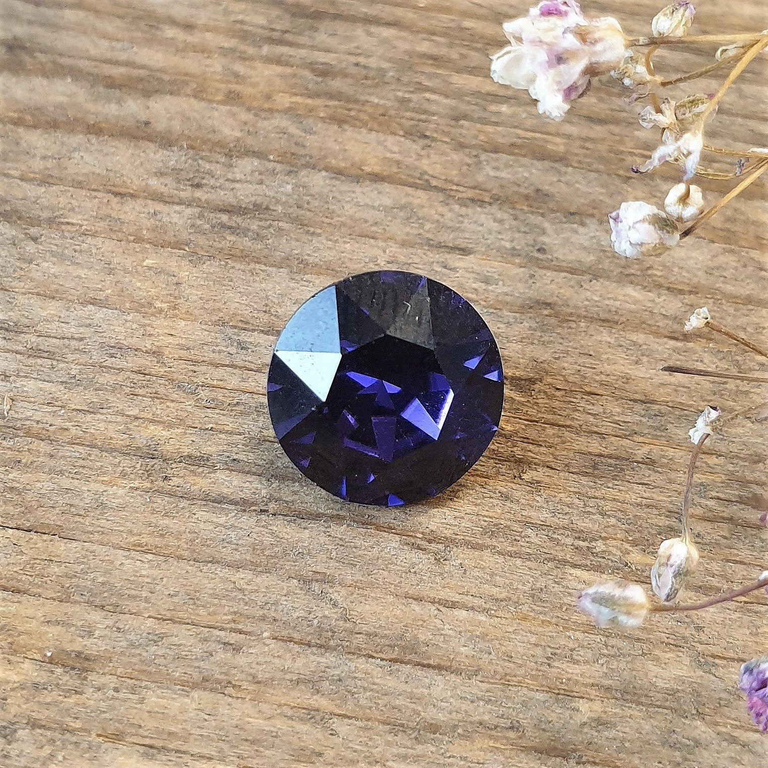 Swarovski Spitzstein Lila Samt