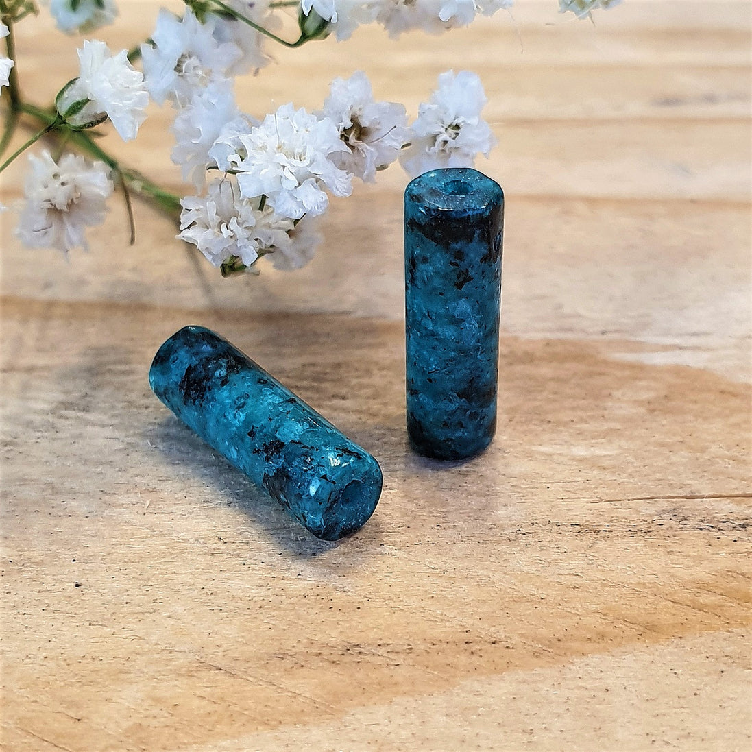 Semi-precious stone tube Turquoise blue