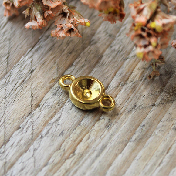 Tussenzetsel DQ GOUD Swarovski puntsteen platte onderkant